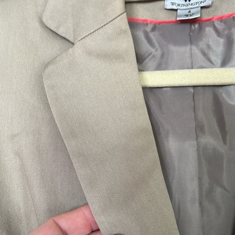 WORTHINGTON Solid Tan Color Single Button Front, Fully Lined Blazer, Sz 4, GUC. - Picture 4 of 9
